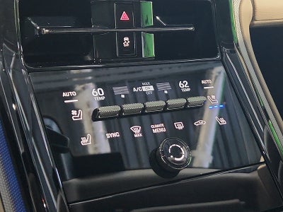 2025 Porsche Panamera 4