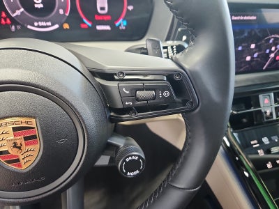 2025 Porsche Panamera 4
