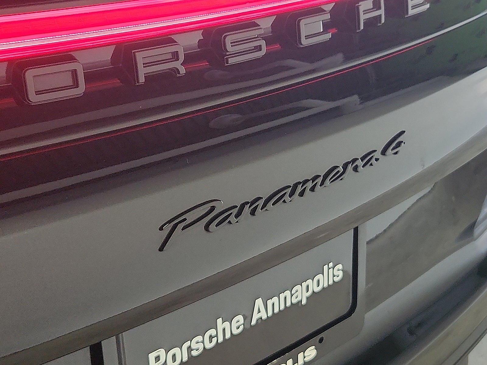 2025 Porsche Panamera 4