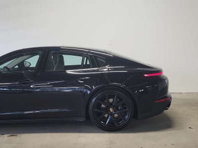 2025 Porsche Panamera 4