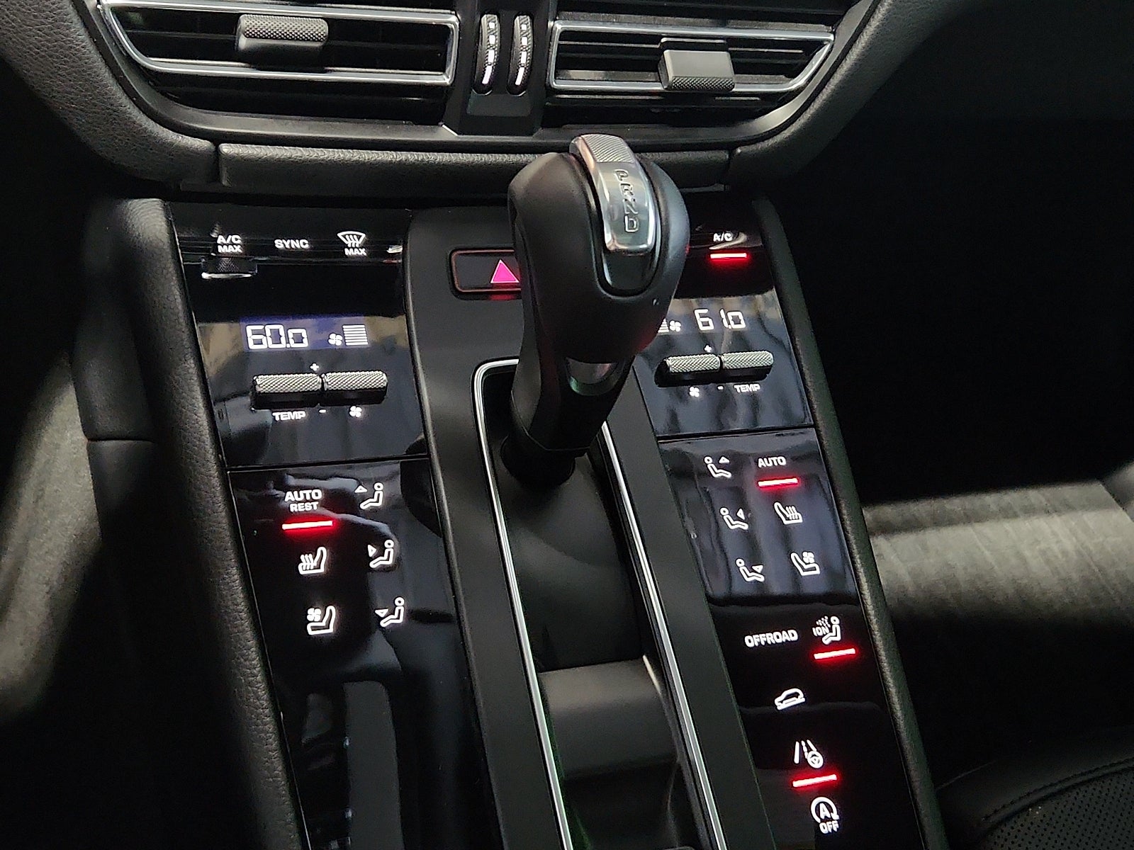 2026 Porsche Macan AWD