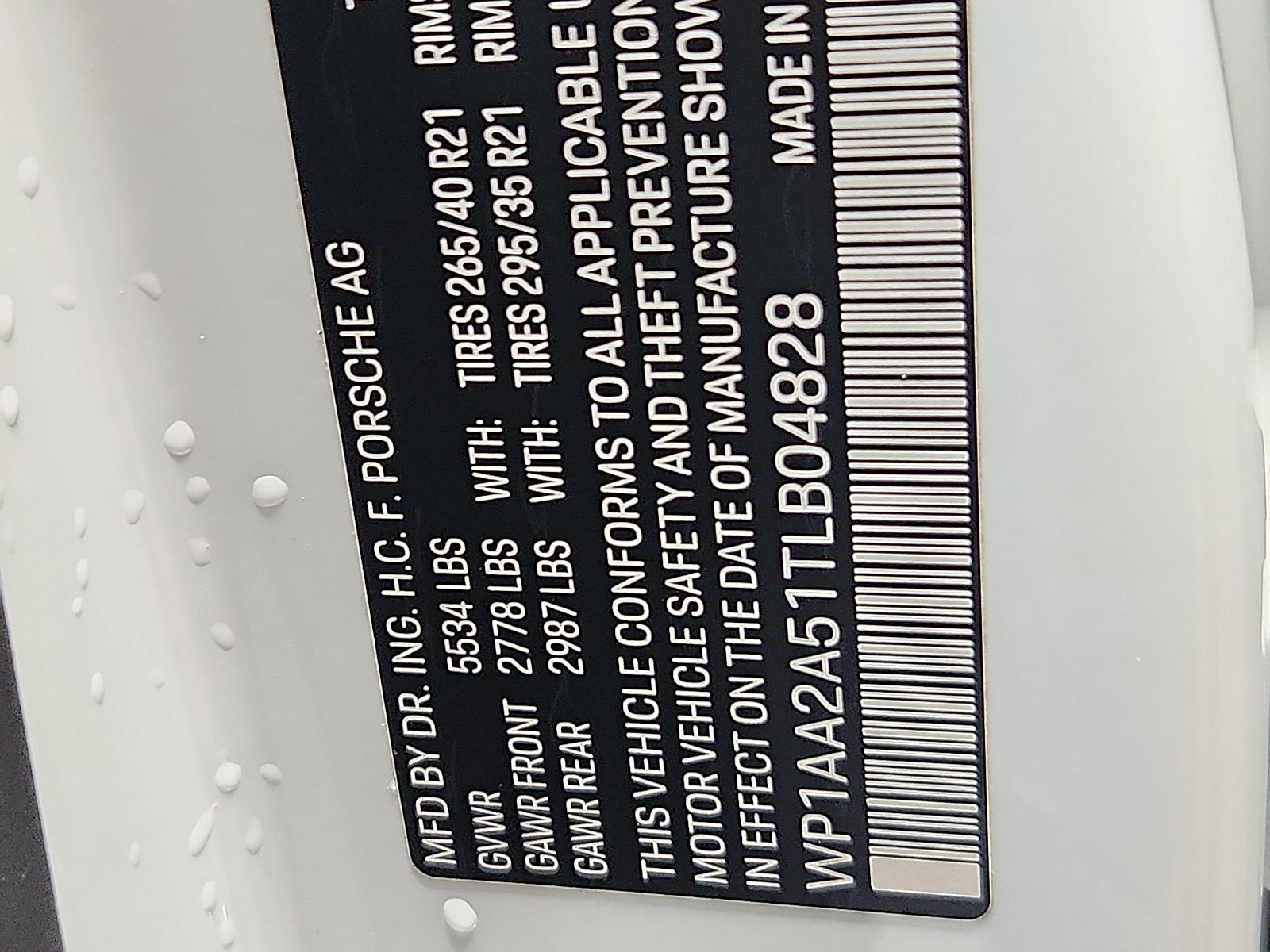 2026 Porsche Macan AWD