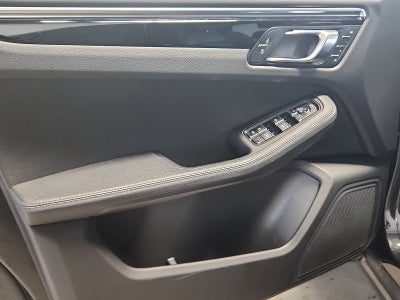2023 Porsche Macan T