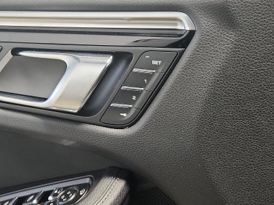 2023 Porsche Macan T