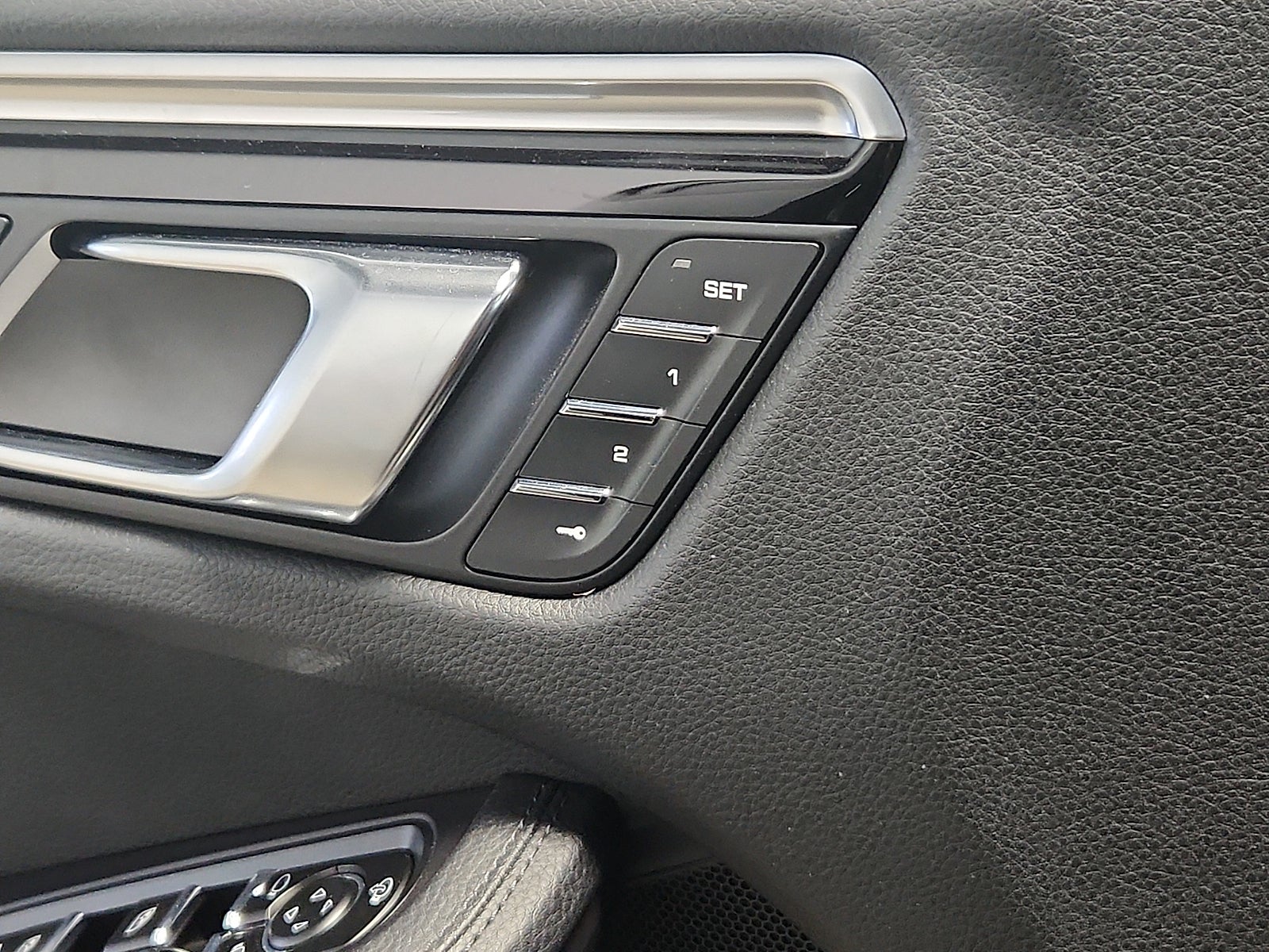 2023 Porsche Macan T
