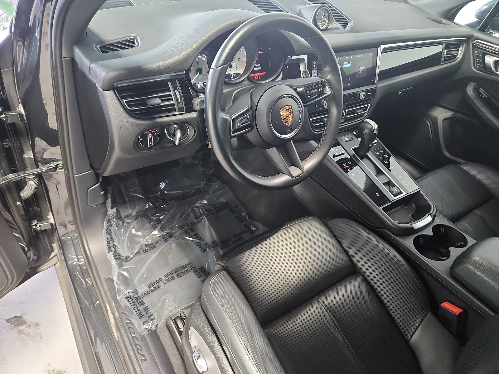 2023 Porsche Macan T