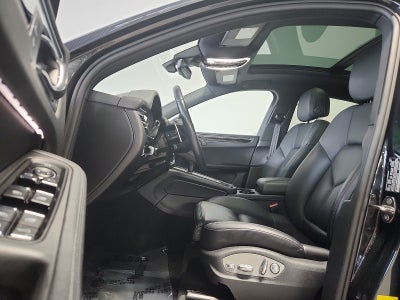 2023 Porsche Macan T