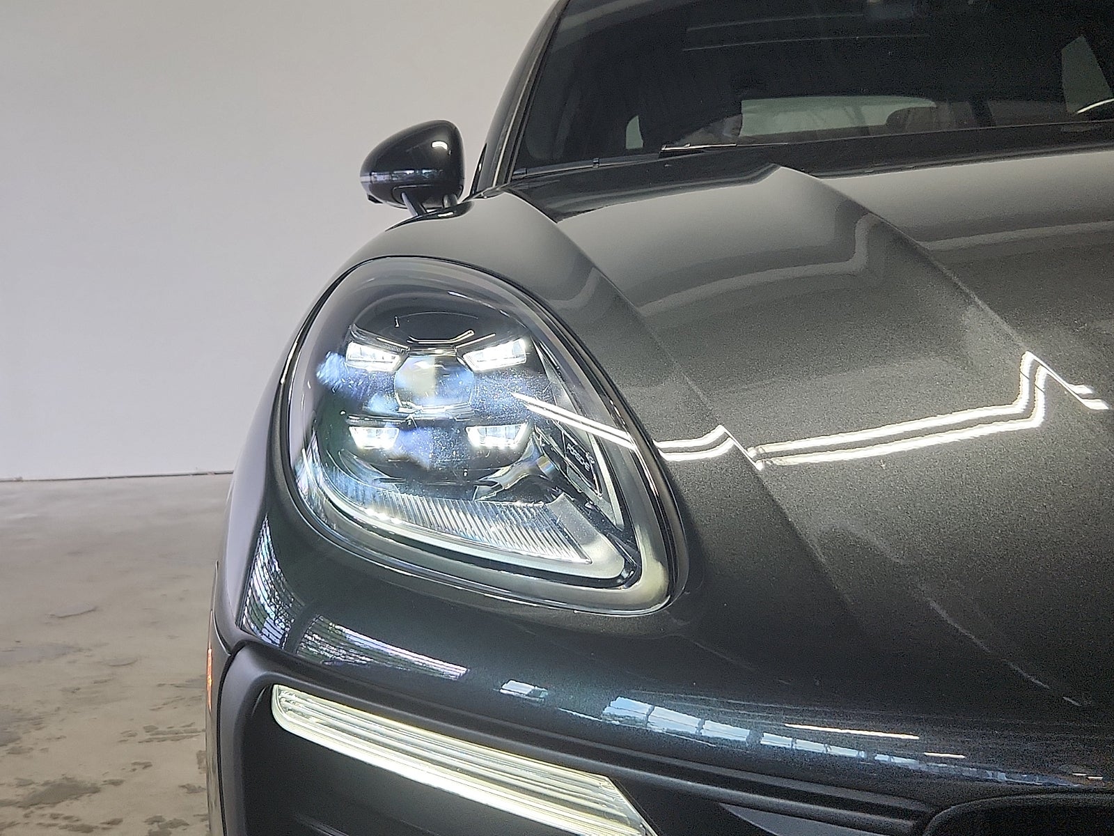 2023 Porsche Macan T