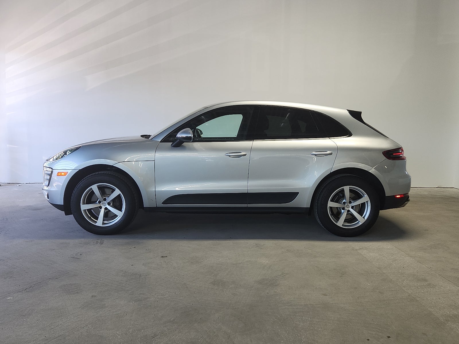 2018 Porsche Macan AWD