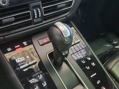 2023 Porsche Macan AWD