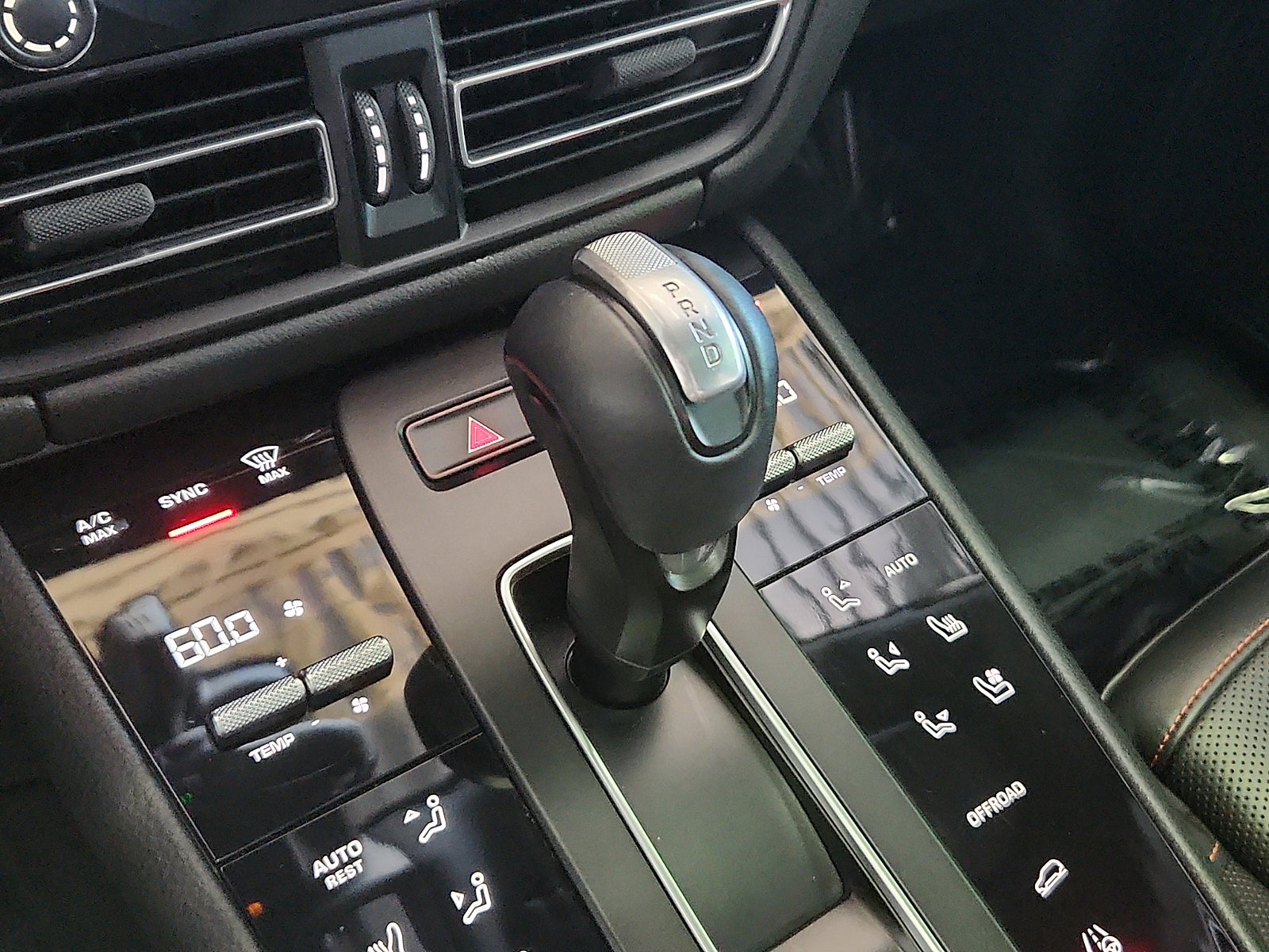 2023 Porsche Macan AWD