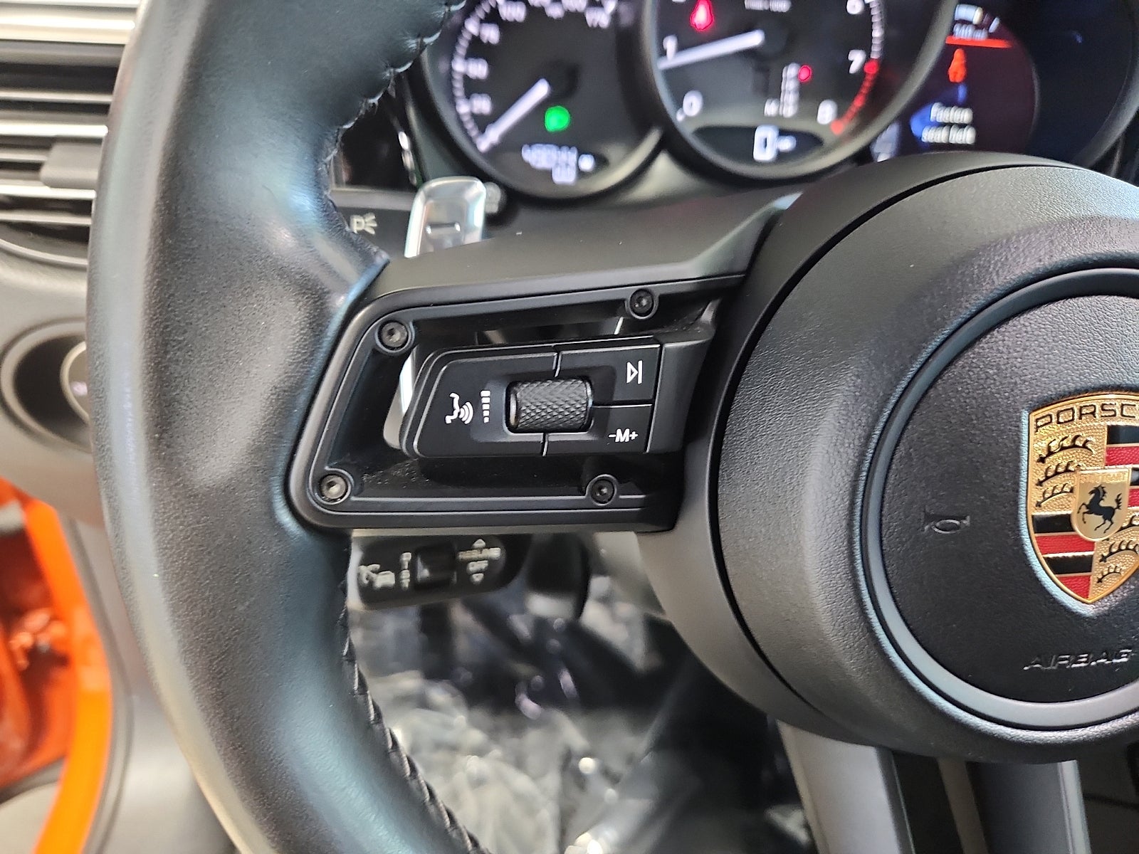 2023 Porsche Macan AWD