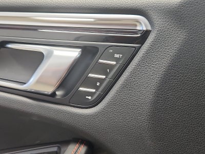 2023 Porsche Macan AWD