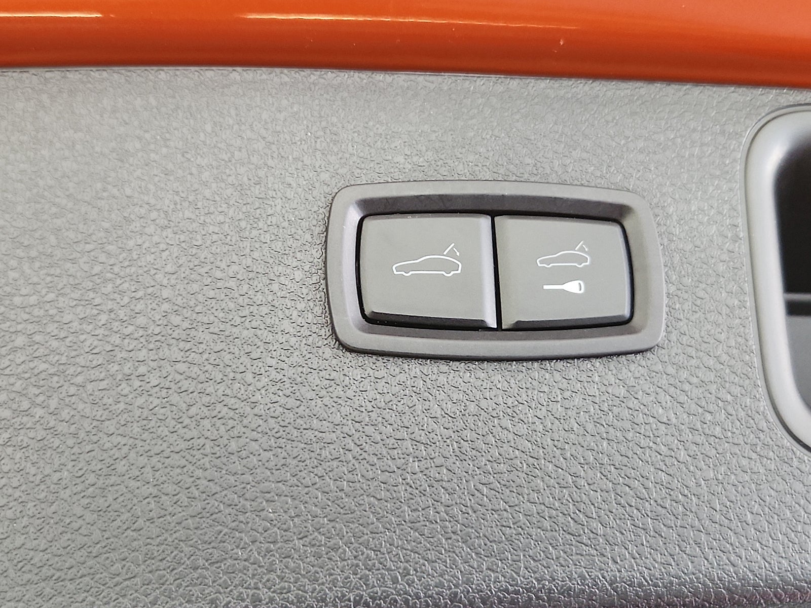 2023 Porsche Macan AWD