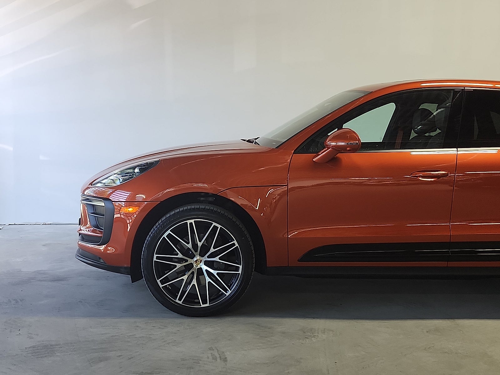 2023 Porsche Macan AWD