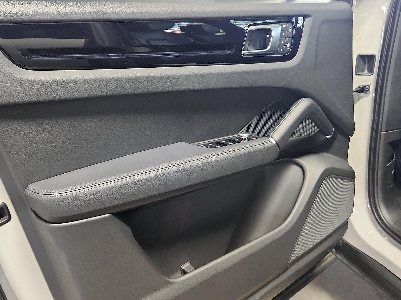 2023 Porsche Cayenne AWD