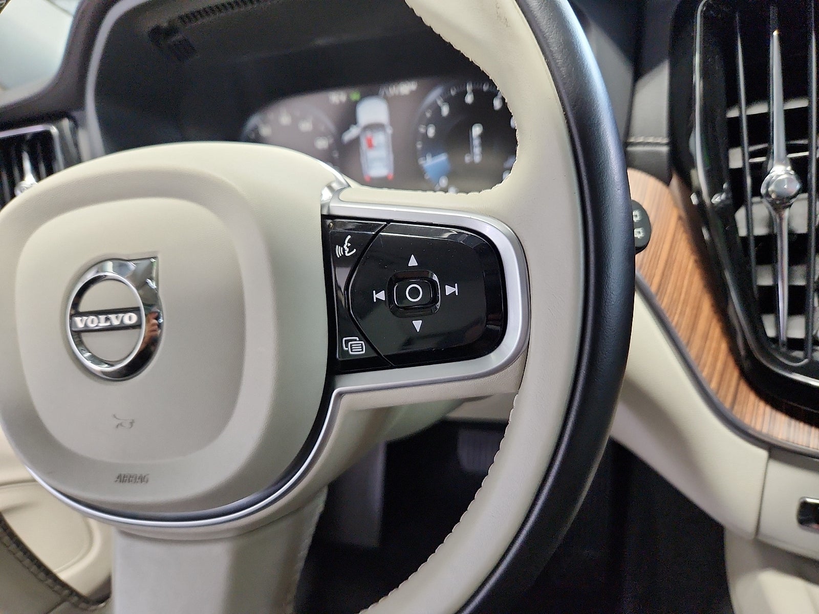 2020 Volvo XC60 T6 Inscription