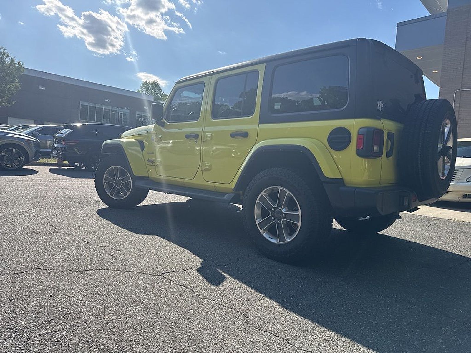 2023 Jeep Wrangler 4-Door Sahara 4x4
