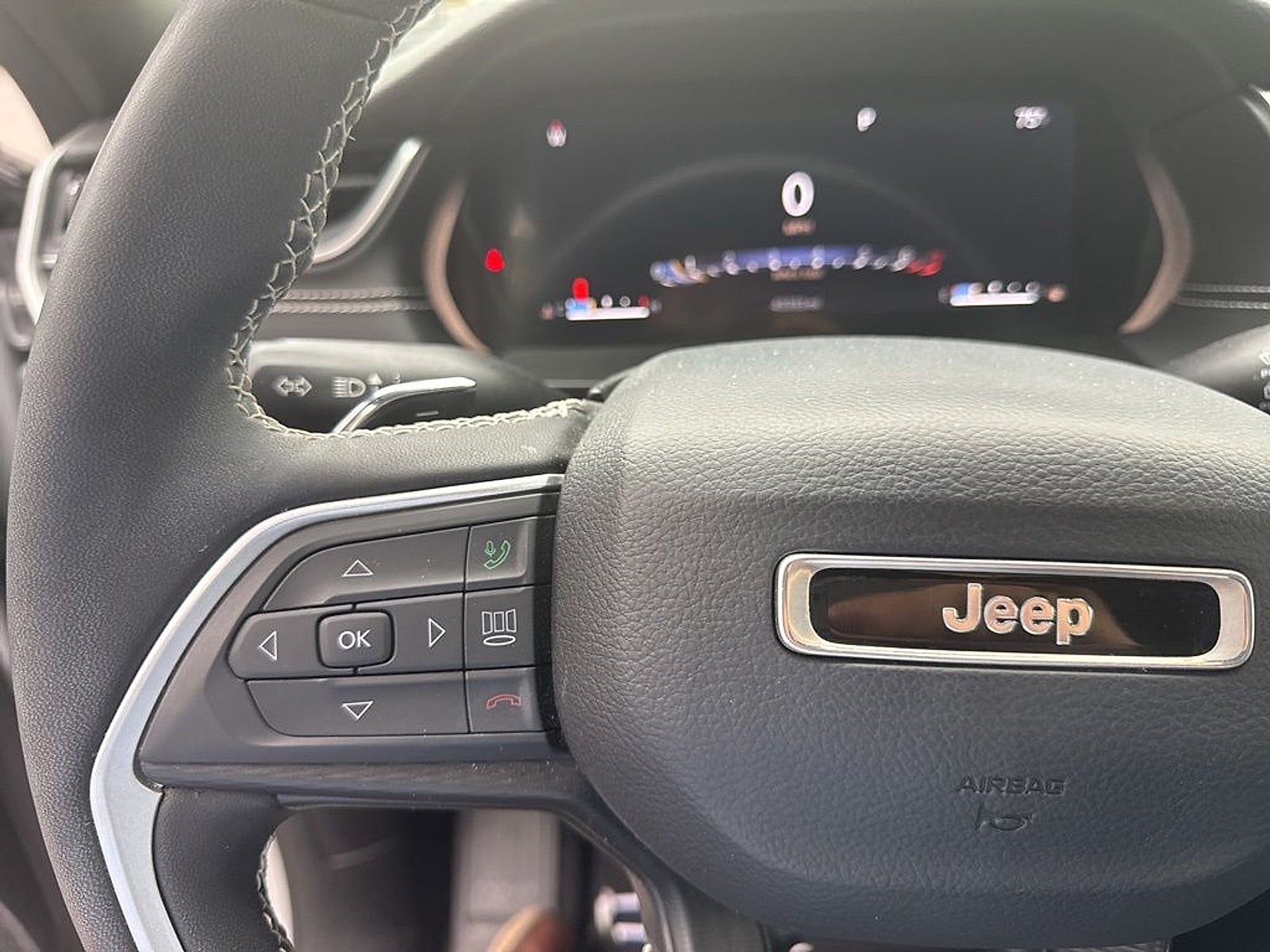 2023 Jeep Grand Cherokee Altitude 4x2