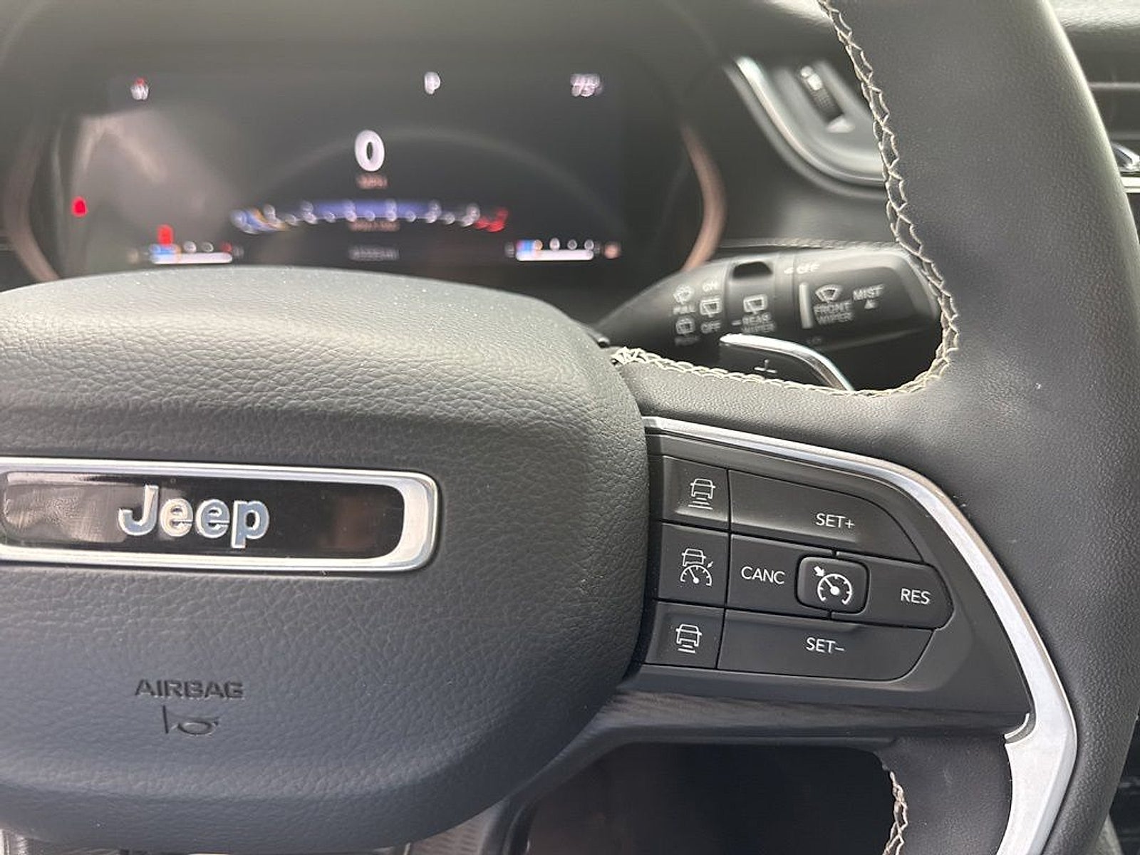 2023 Jeep Grand Cherokee Altitude 4x2