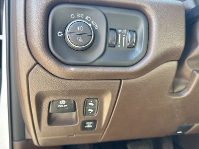 2026 RAM 1500 Laramie Crew Cab 4x4 5'7" Box