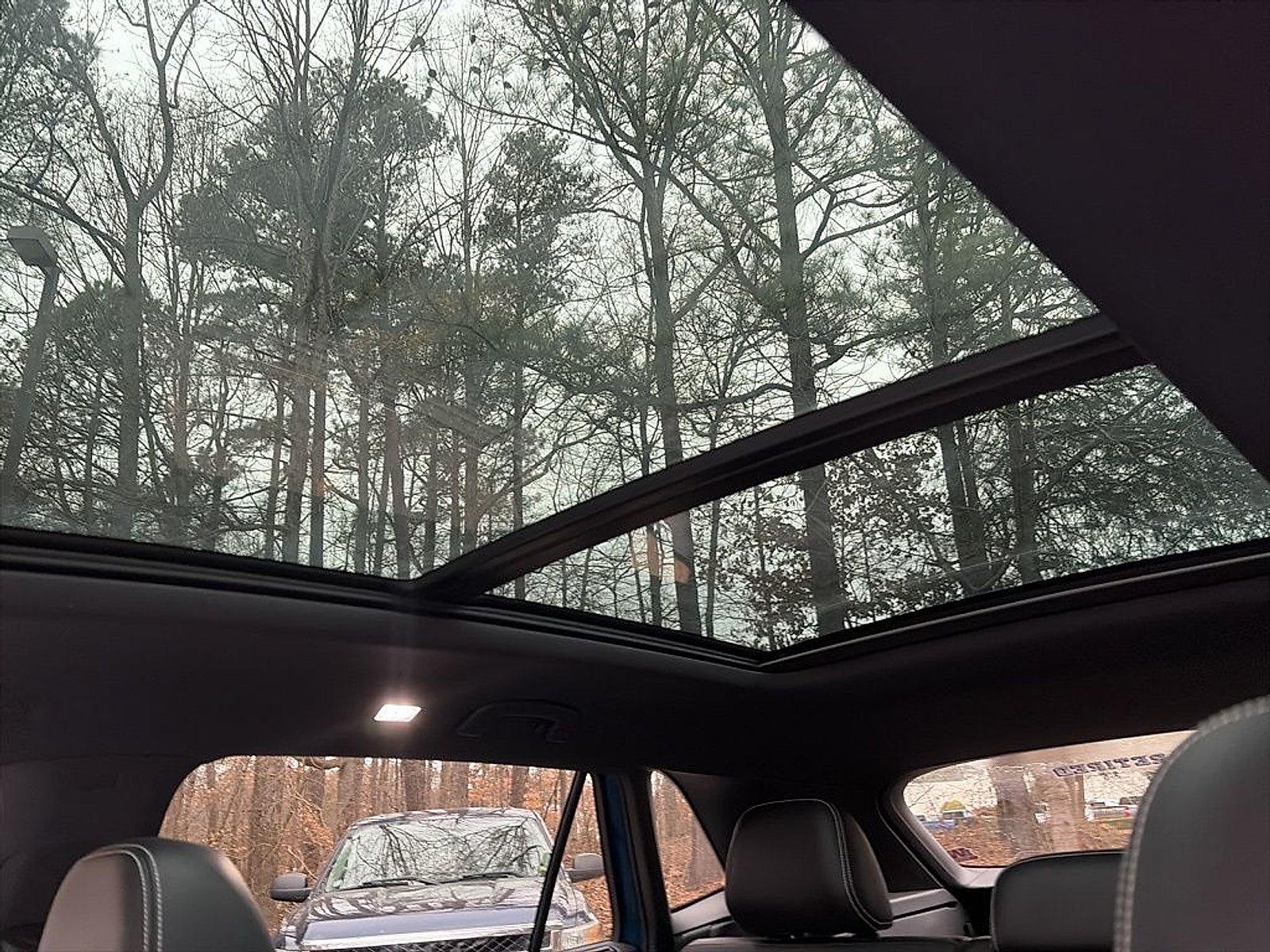 2024 Volkswagen Atlas Cross Sport 2.0T SEL R-Line