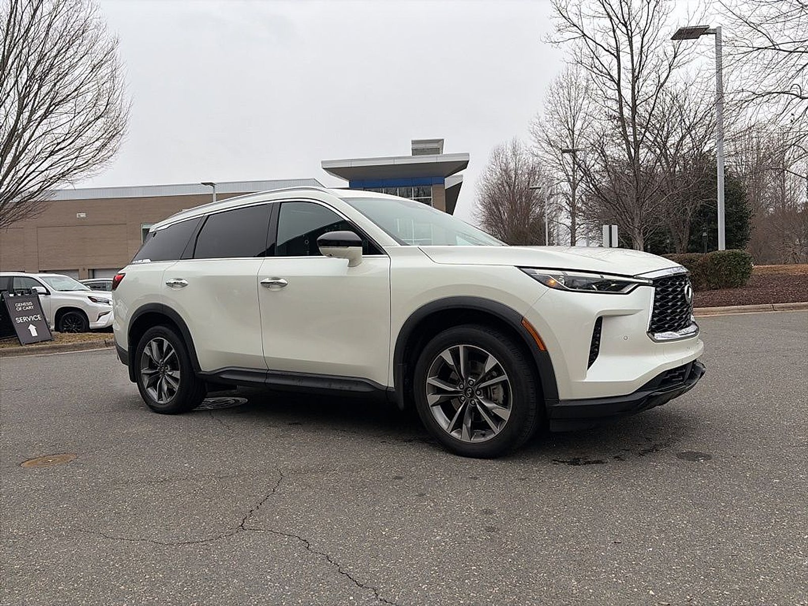 2023 INFINITI QX60 LUXE AWD