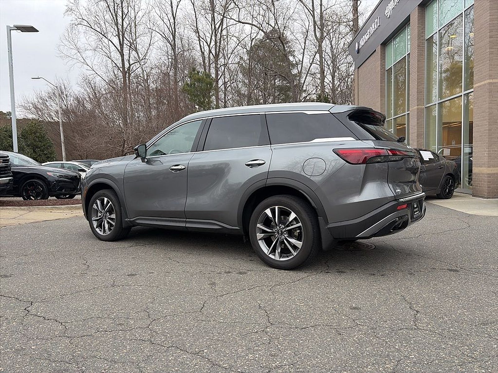 2023 INFINITI QX60 LUXE AWD