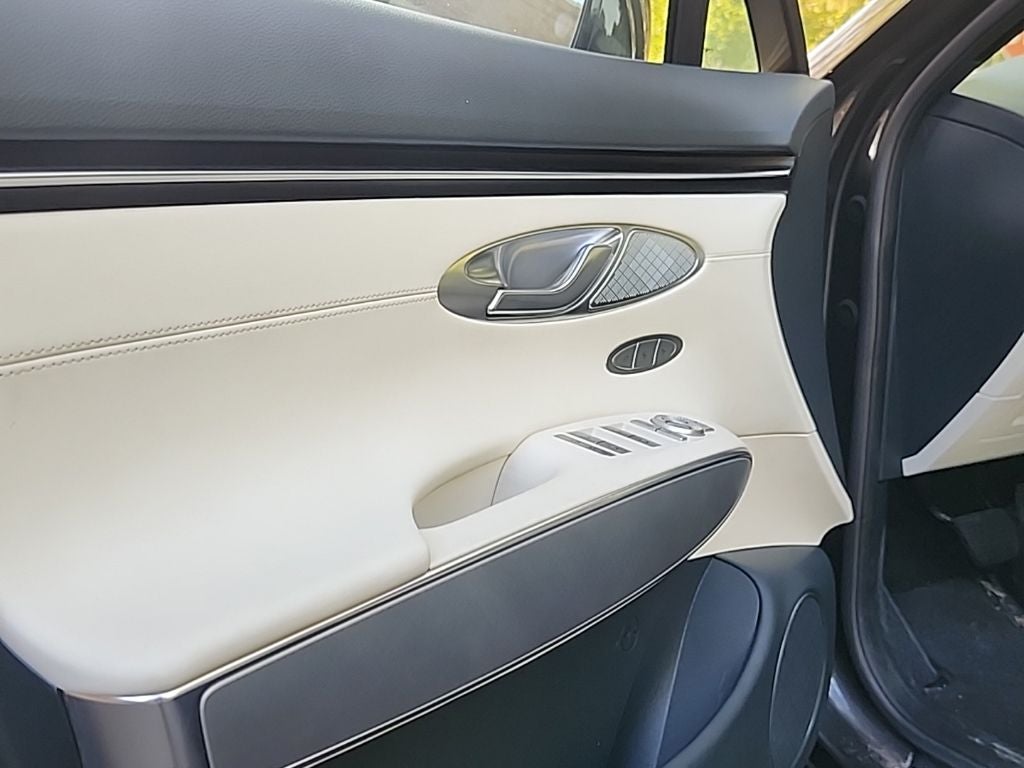 2023 Genesis Electrified GV70 Advanced AWD