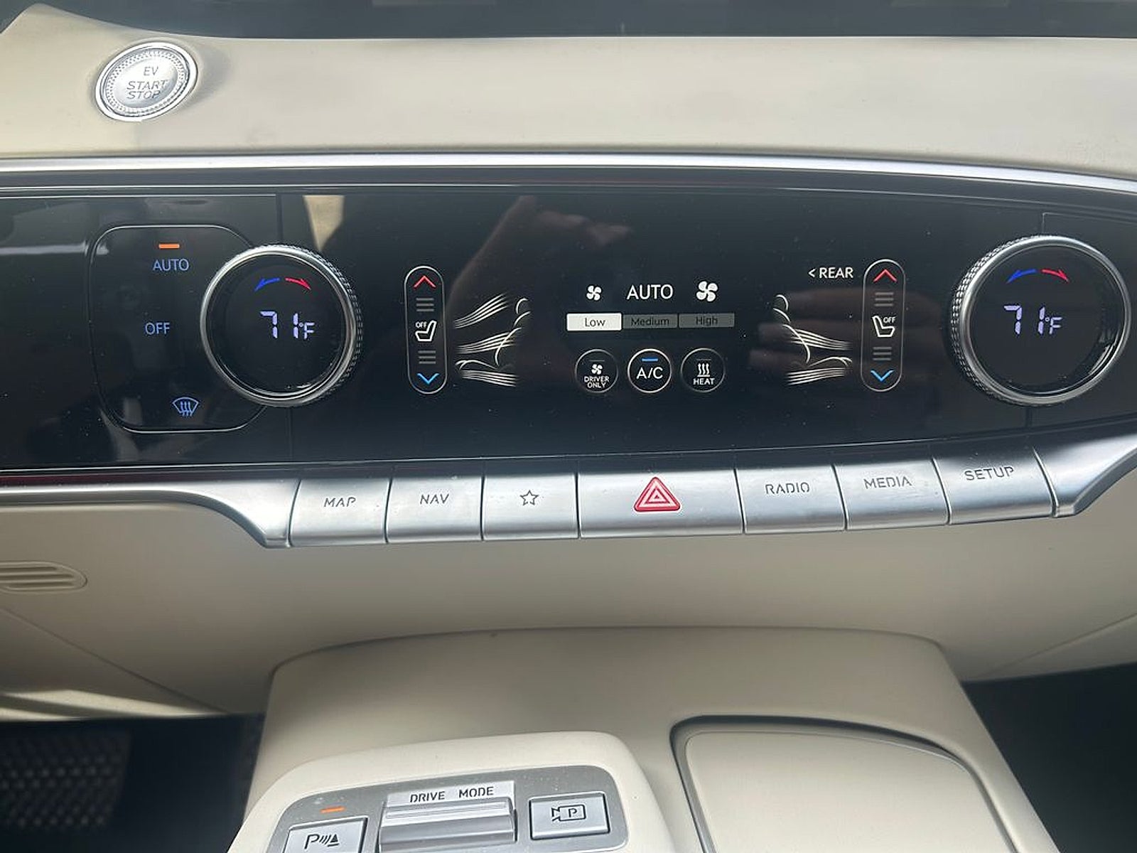2024 Genesis Electrified GV70 Advanced AWD