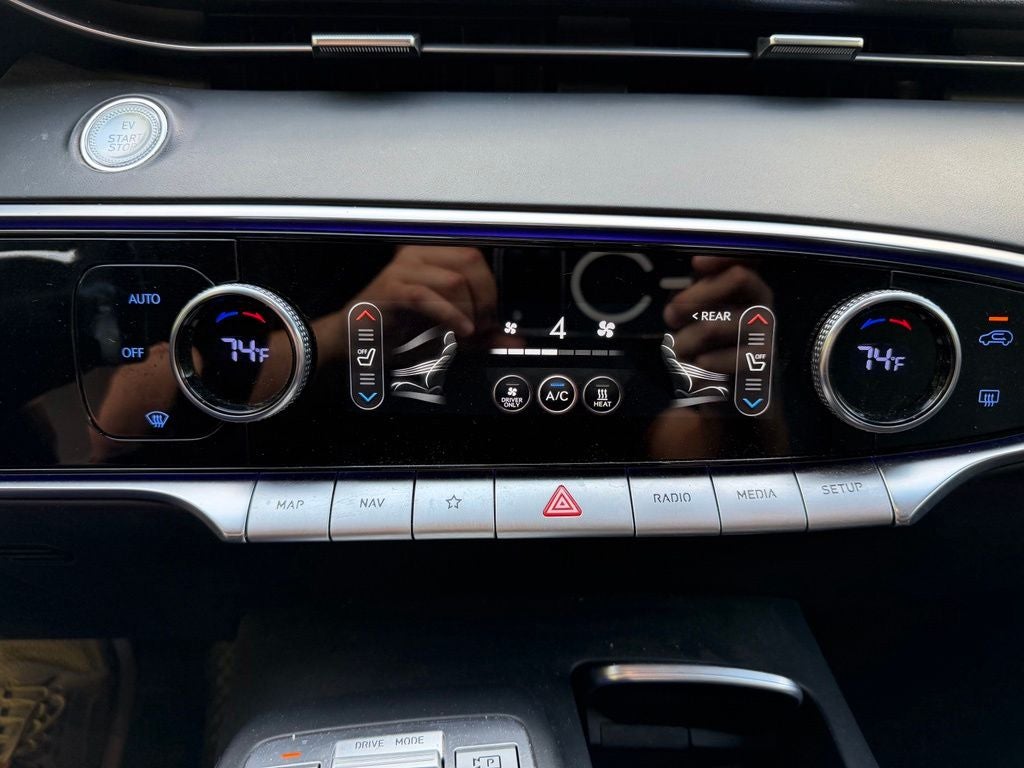 2023 Genesis Electrified GV70 Advanced AWD