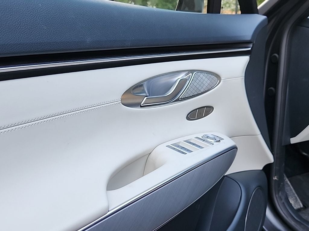 2023 Genesis Electrified GV70 Advanced AWD