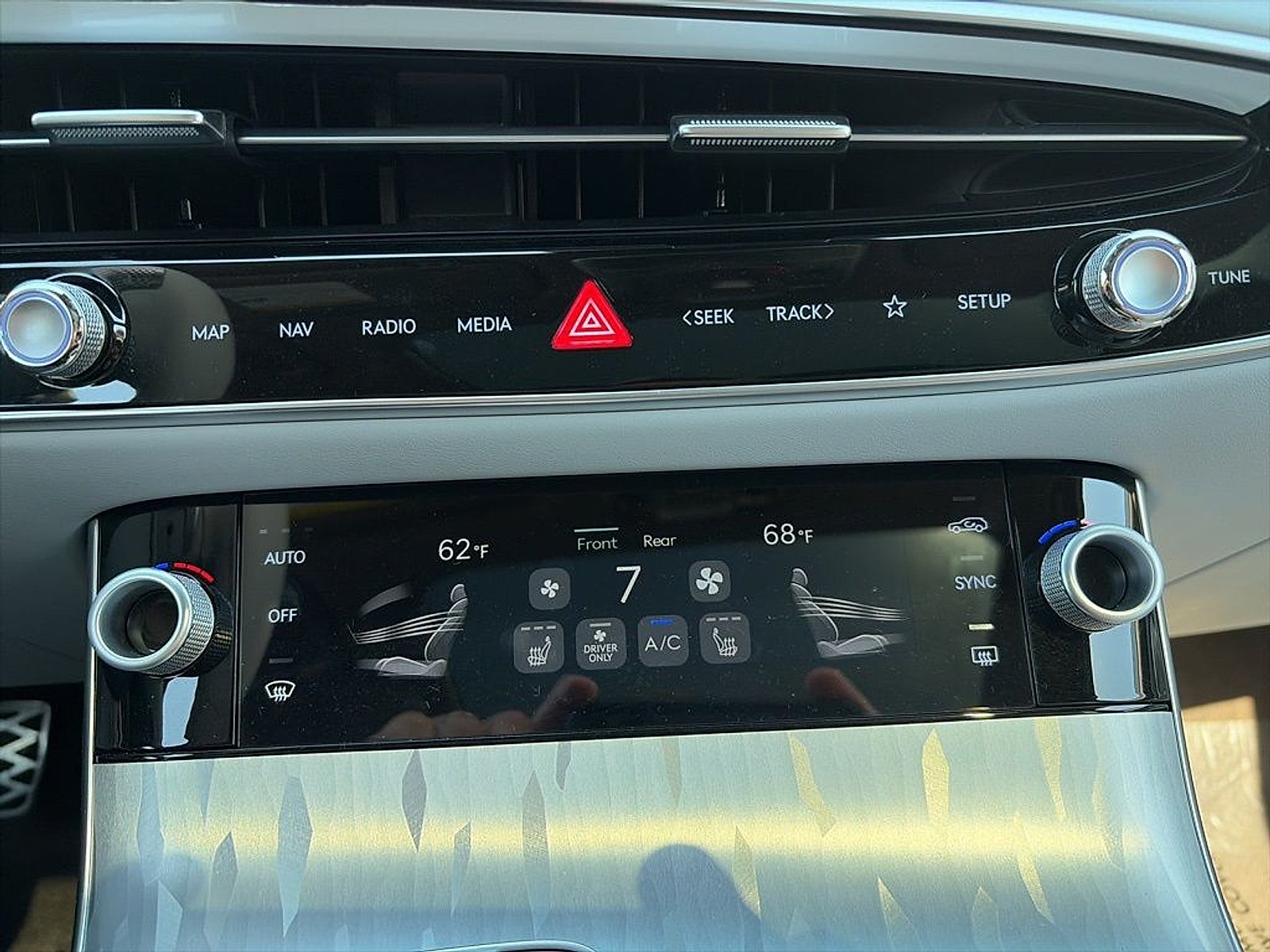 2026 Genesis Electrified GV70 Standard