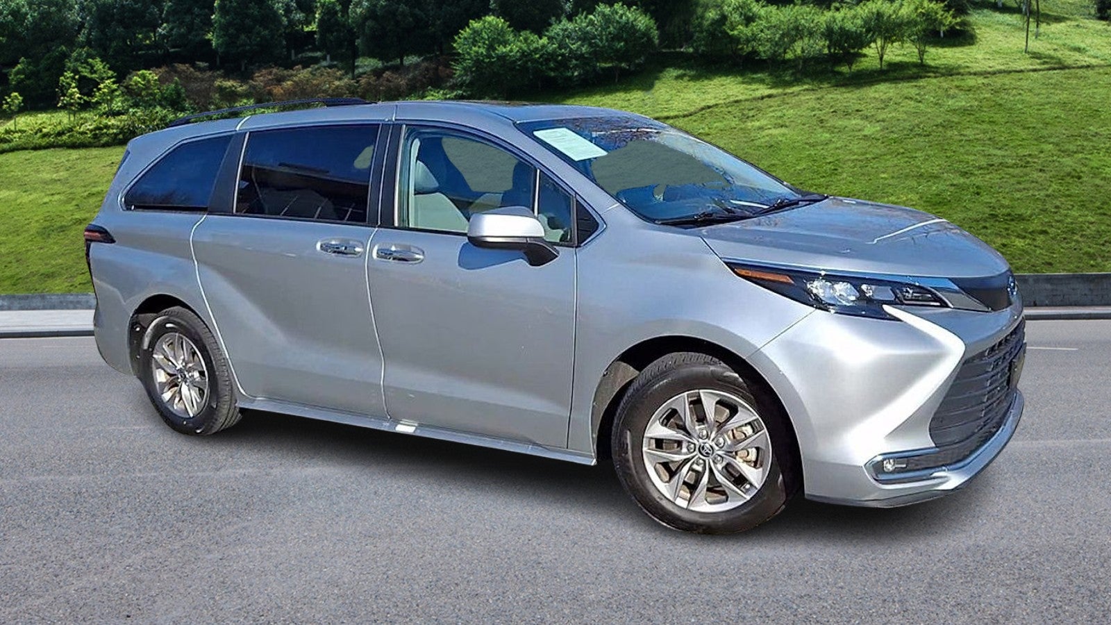 2024 Toyota Sienna XLE