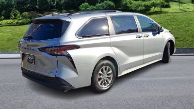 2024 Toyota Sienna XLE