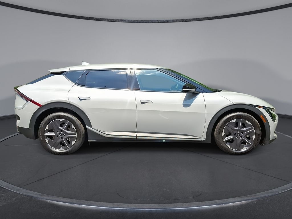 2025 Kia EV6 Light Long Range RWD