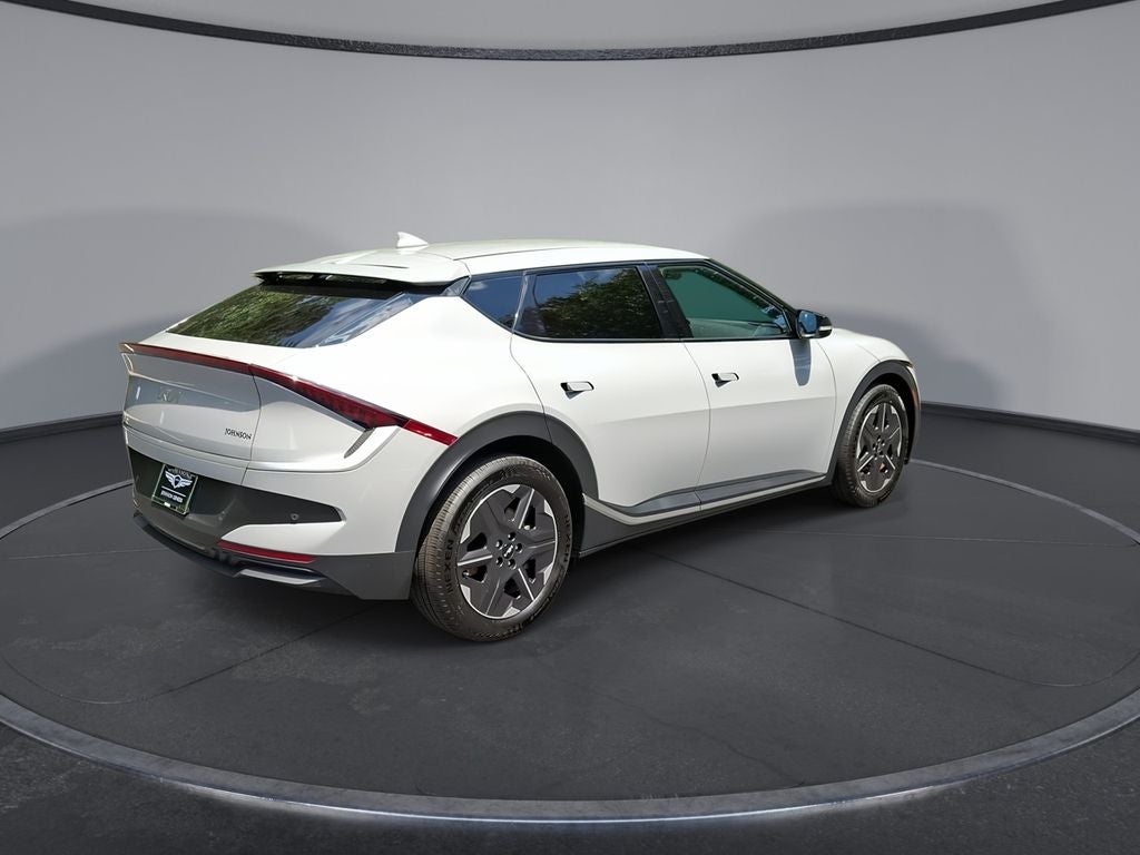 2025 Kia EV6 Light Long Range RWD