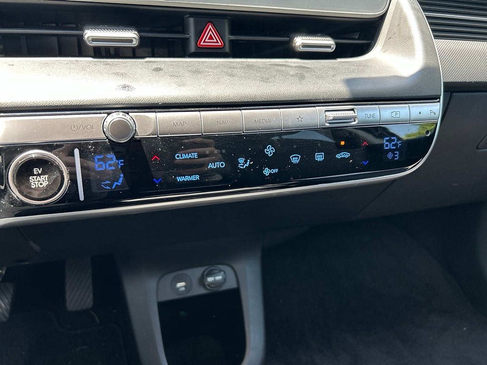 2024 Hyundai IONIQ 5 SE Standard Range