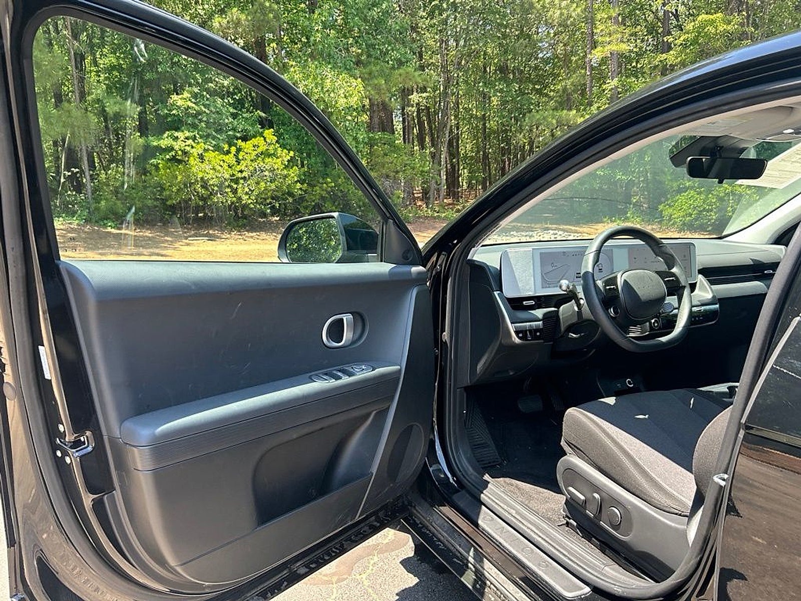 2024 Hyundai IONIQ 5 SE Standard Range