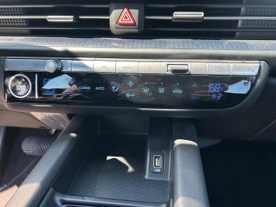 2024 Hyundai IONIQ 6 SE Standard Range