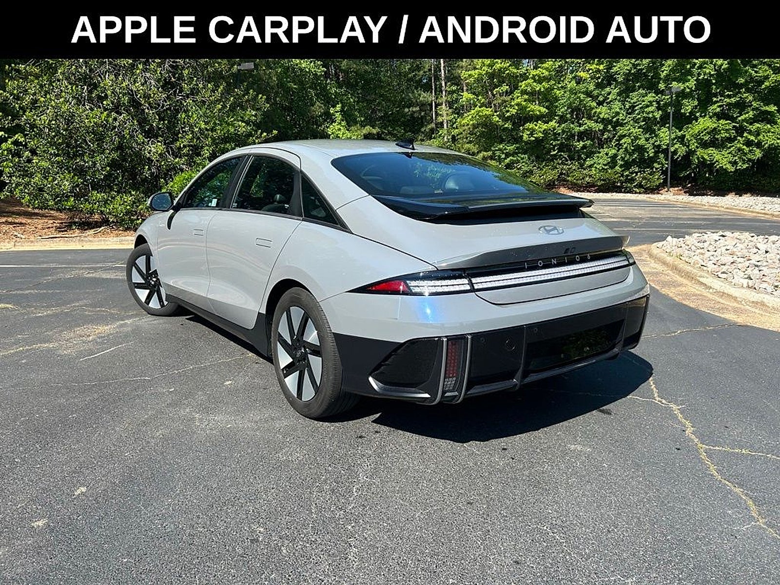 2024 Hyundai IONIQ 6 SE Standard Range