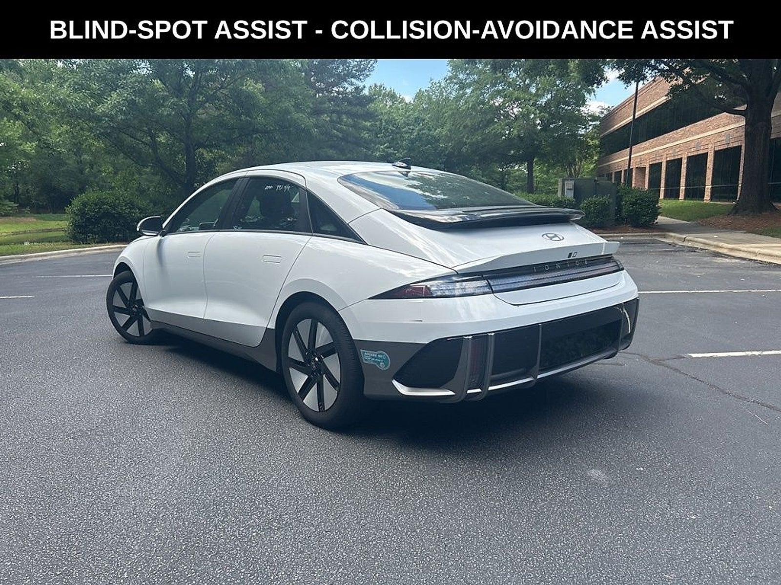 2025 Hyundai IONIQ 6 SE Standard Range