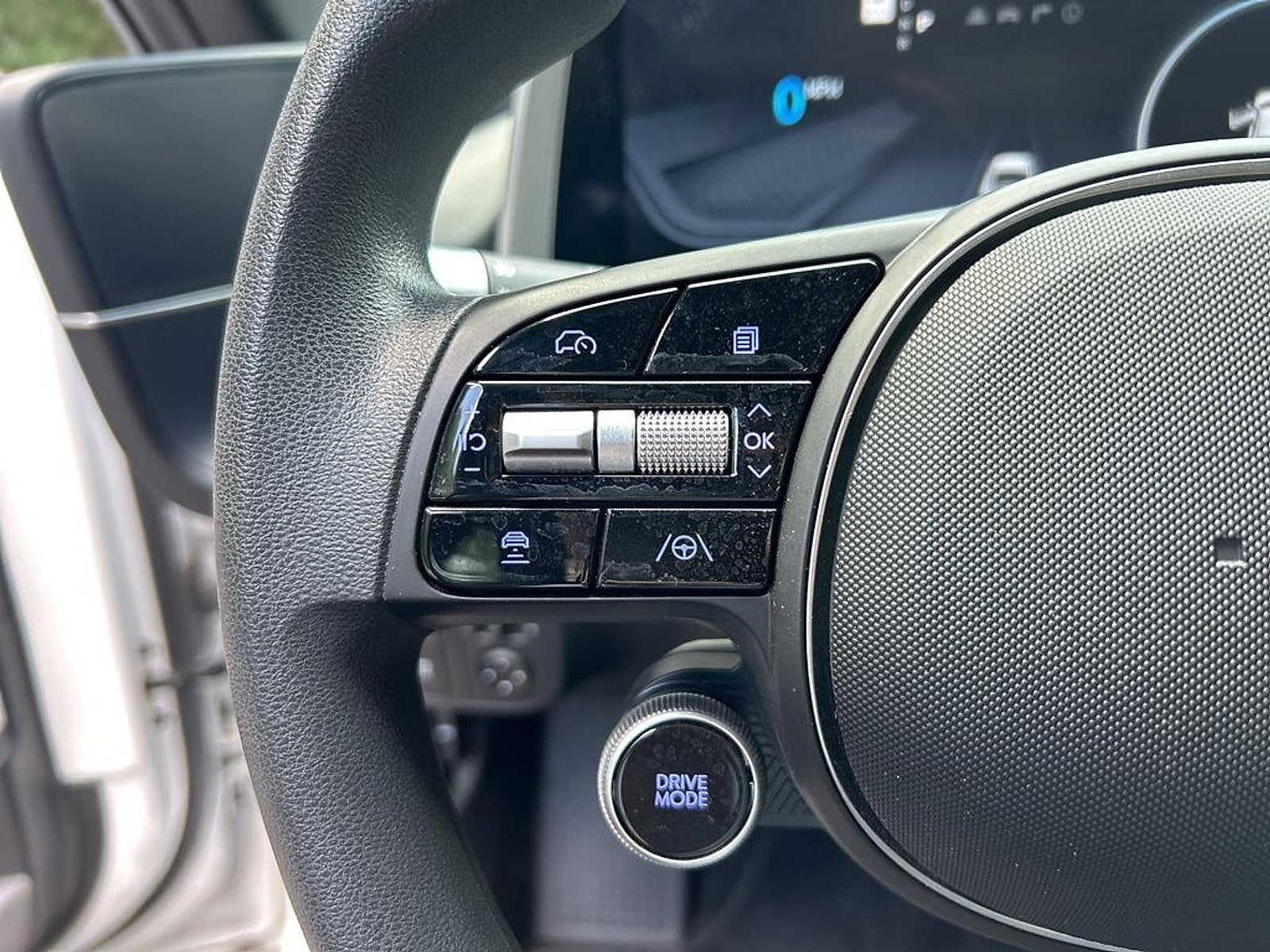 2025 Hyundai IONIQ 6 SE Standard Range
