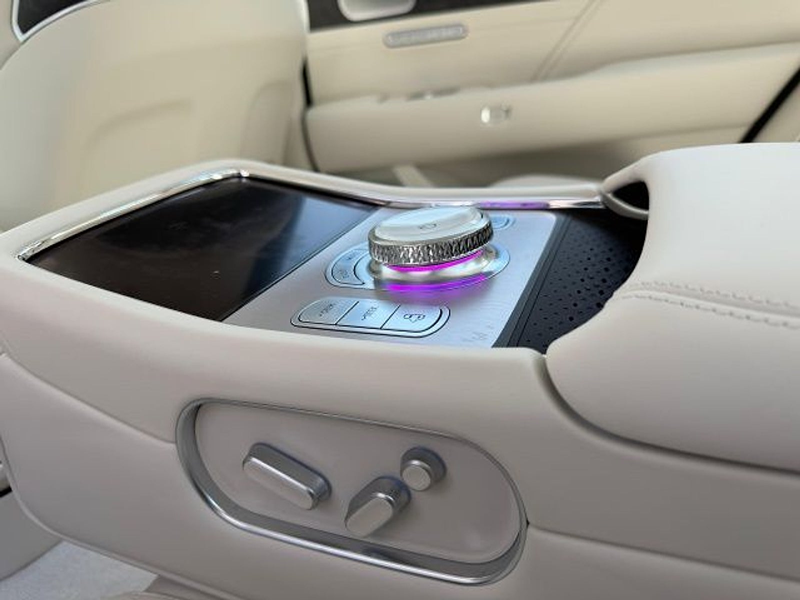 2025 Genesis G90 3.5T e-SC AWD