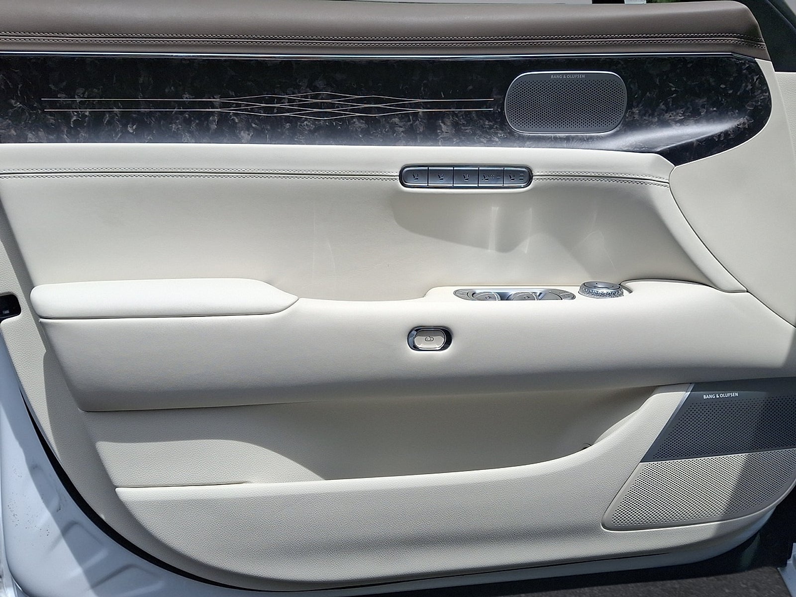 2025 Genesis G90 3.5T e-SC AWD