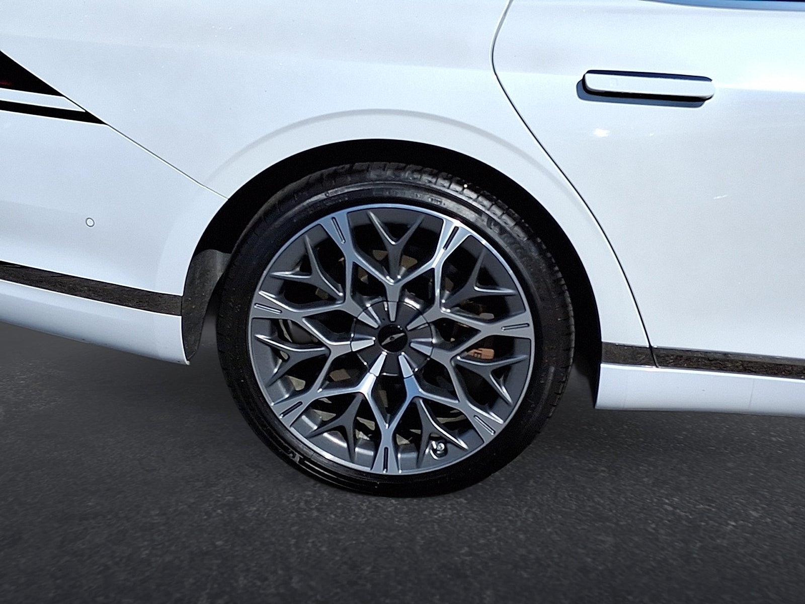 2025 Genesis G90 3.5T e-SC AWD