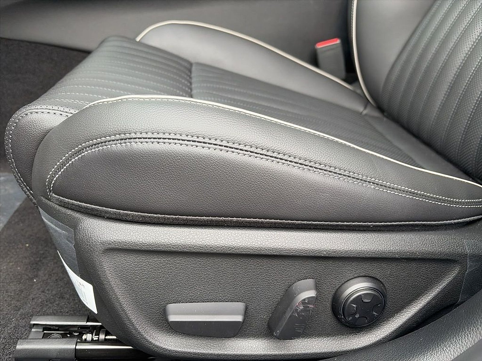 2026 Genesis G70 2.5T RWD Prestige