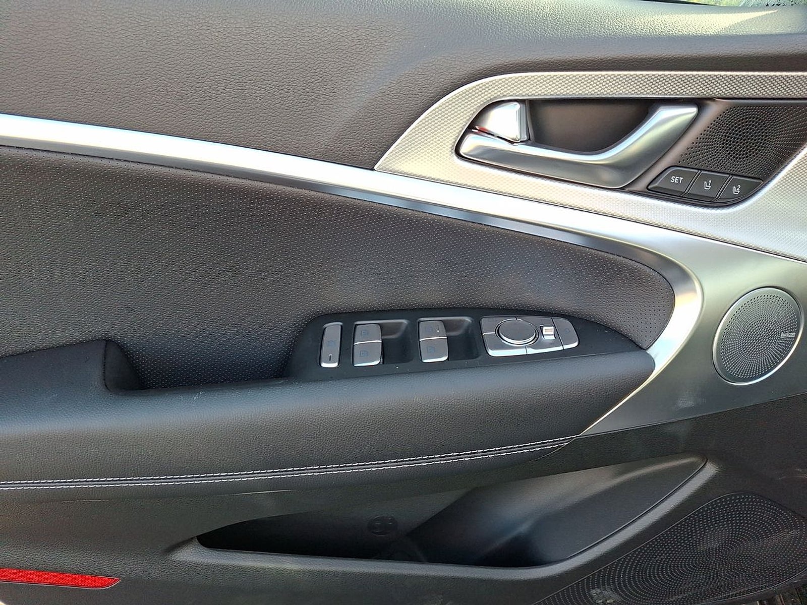 2026 Genesis G70 2.5T RWD Prestige