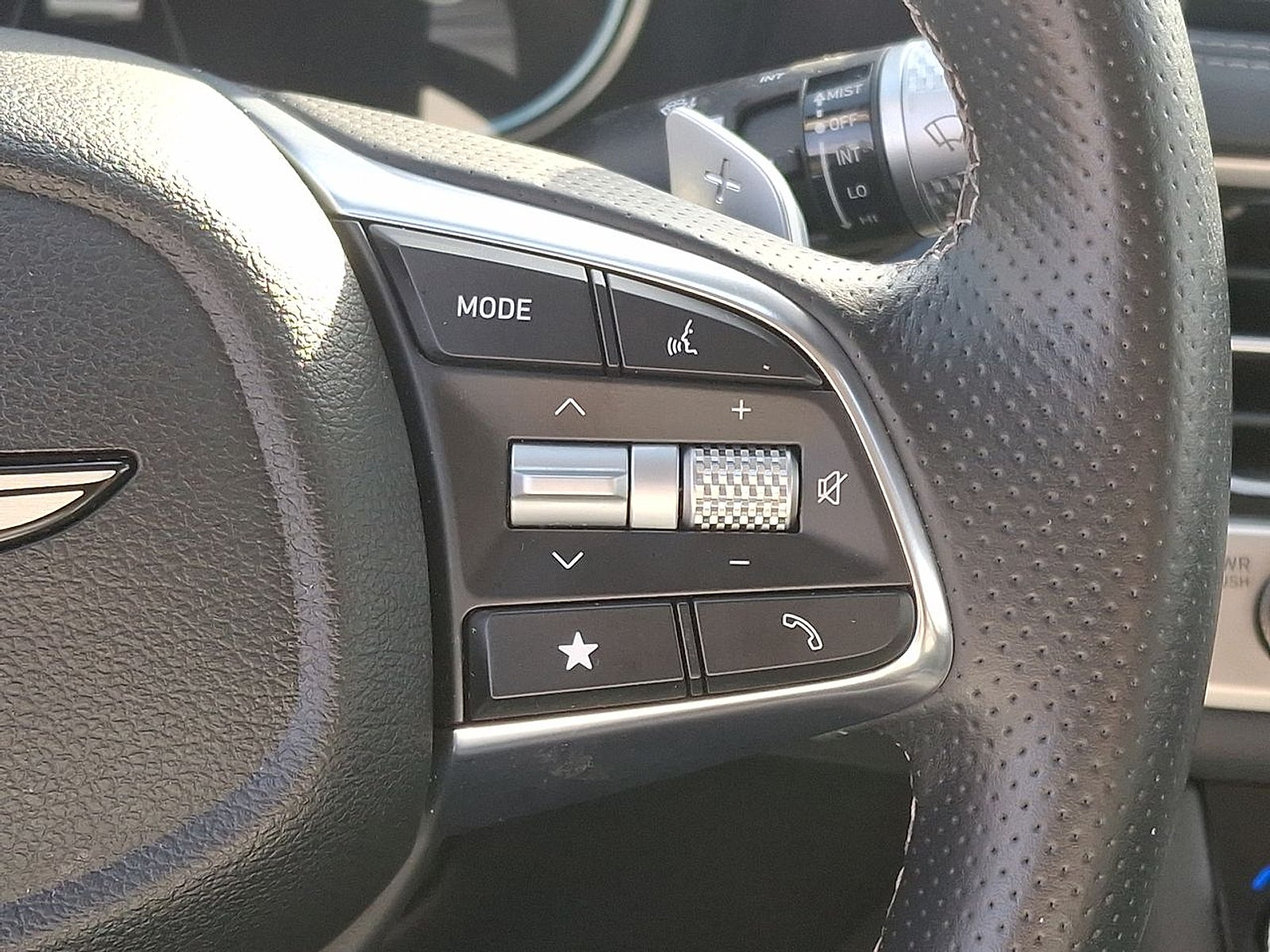 2025 Genesis G70 2.5T RWD