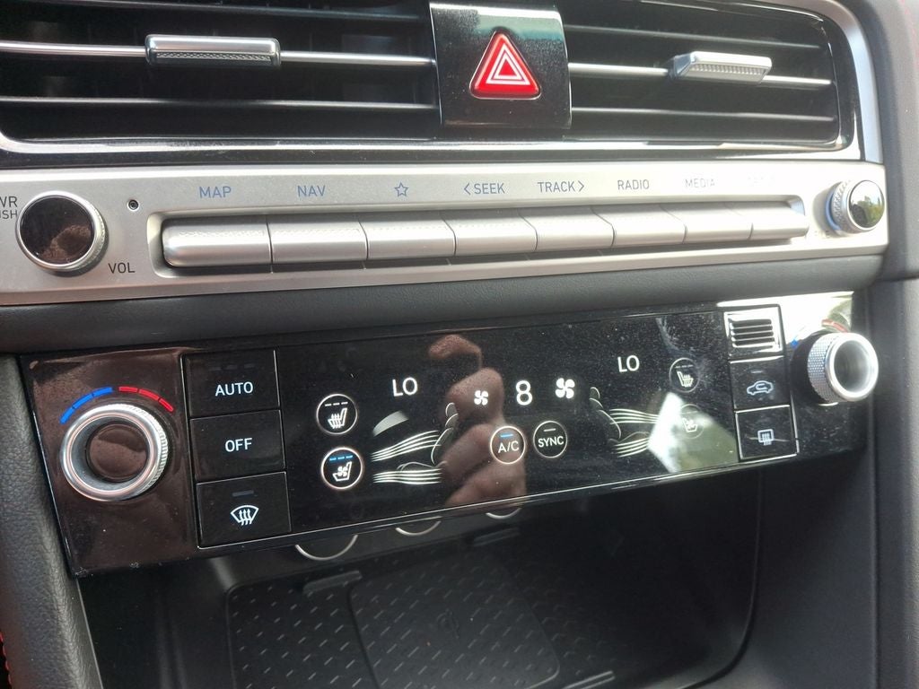 2024 Genesis G70 2.5T RWD